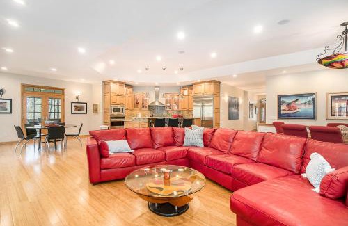 South Haven House | By The Lake