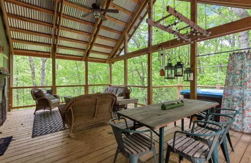 West Jefferson House | By The New River - Hot Tub - Fireplace - Covered Porch