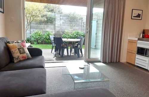Fitzroy Apartment | By the Sea on Sackville, Fitzroy