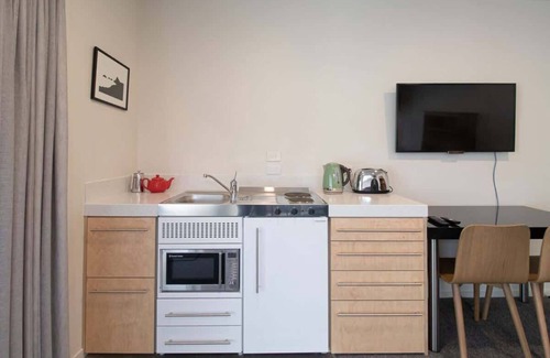 Fitzroy Apartment | By the Sea on Sackville, Fitzroy