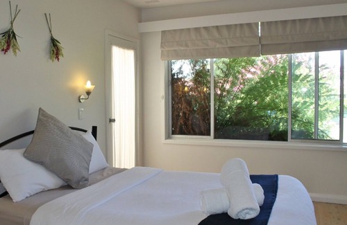 Huskisson House | 'BY THE SEA' Waterfront Accommodation, Private Jetty Huskisson Jan Availability