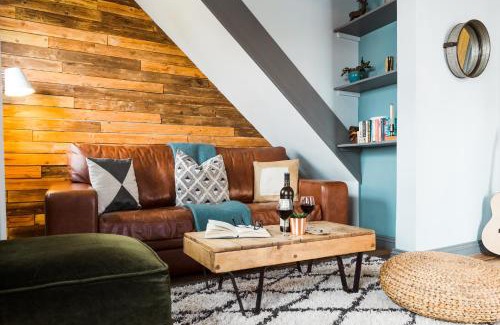 Malvern Apartment | By the Way