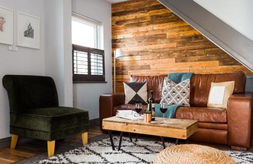 Malvern Apartment | By the Way