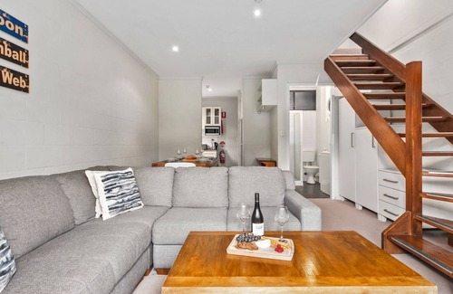 Thredbo Apartment | Byadbo 10 is a newly refurbished two-bedroom apartment in Thredbo.