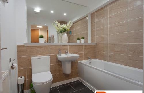 Paisley Apartment | ByEvo 6 Brabloch - Close to GLA - Perfect Getaway or Working away from Home