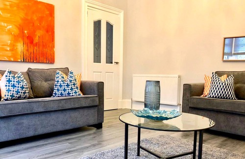 Glasgow Apartment | ByEvo Almar Villa