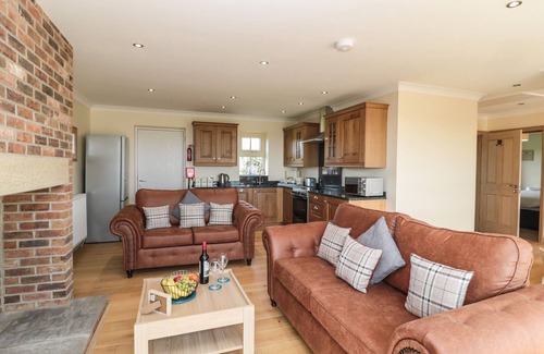 Embleton Cottage | BYRE COTTAGE, family friendly, character holiday cottage in Embleton