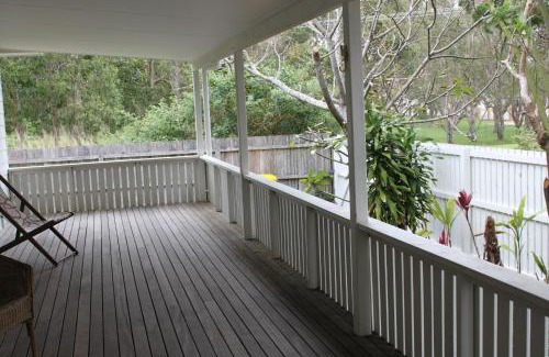 Byron Bay Apartment | Byron Bay Accom 77 Butler Street, Byron Bay - Lantana Beach House