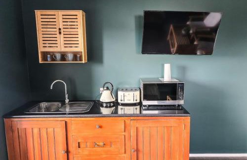 Talofa Apartment | Byron Bay Hinterlands Dreaming Woods Cabin Three
