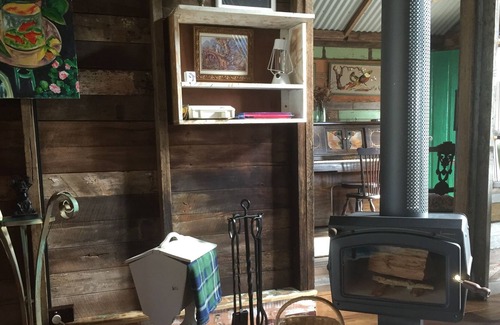 Ewingsdale House | Byron Bay's Historic Barnstay at Tooraloo Farm!