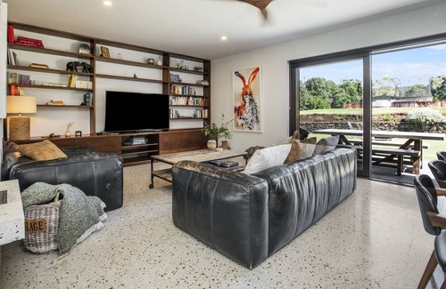 Myocum House | Byron Stables (With Car Parking)