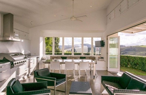 Possum Creek House | Byrons Brae - luxury hinterland estate with pool