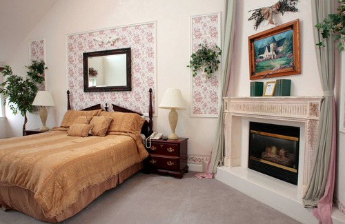 Half Moon Bay Bed & Breakfast | BytheSea Inn