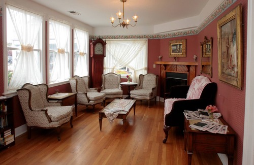 Half Moon Bay Bed & Breakfast | BytheSea Inn