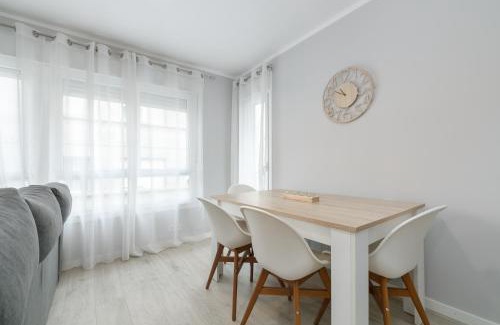 Maria Auxiliadora Apartment | Cálido en el corazón de Vigo by CABANA Rentals