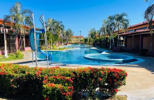 Chichiriviche Apartment | Cómodo town-house con piscina