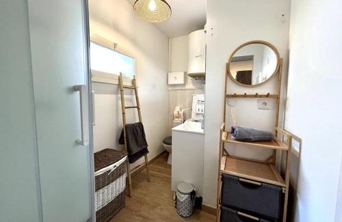 Rochefort Apartment | Côté Cour - Appartement en plein centre-ville & proche des thermes