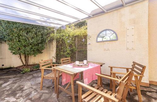 Ceret Apartment | Côté jardin- Appartement du haut