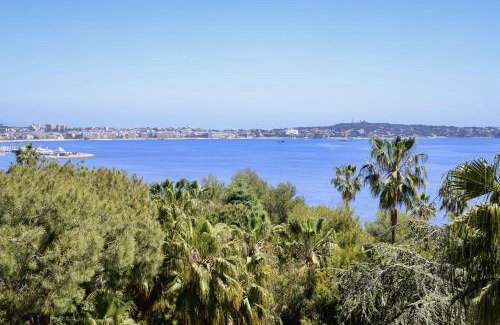 Vallauris Apartment | Côte d’Azur Sea View Tennis Beach Access