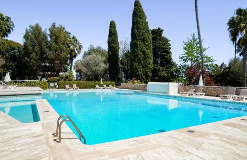 Vallauris Apartment | Côte d’Azur Sea View Tennis Beach Access