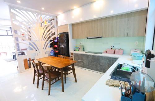 Huong Thuy House | Căn nhà 4 phòng ngủ, khu đô thị Royal Park - Kempi Home