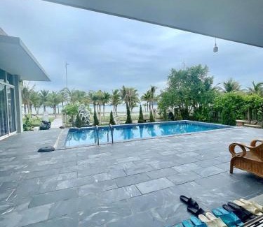 Ha Long Villa | Căn Villa 9 ngủ mặt biển Tuần Châu - rộng gần 1000m2- sân vườn - bể bơi - BBQ