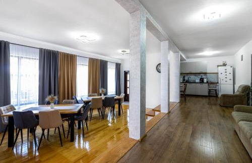 Novaci House | Căsuța din Plai