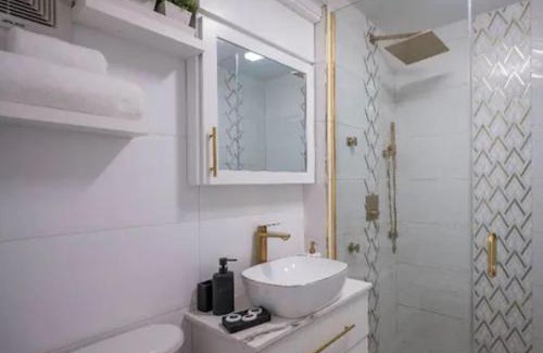 St.Bran's Burg Apartment | C'DaView Royal Suite