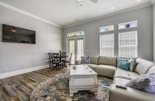 El Centro Beach House | C Dreams by Book That Condo