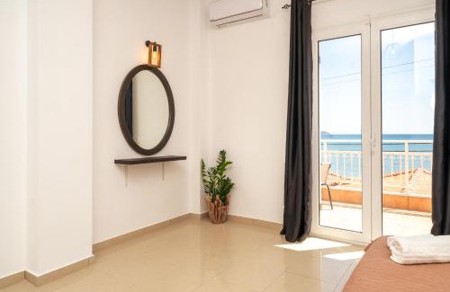Laganas Apartment | C'est La Vie Rooms and Suites