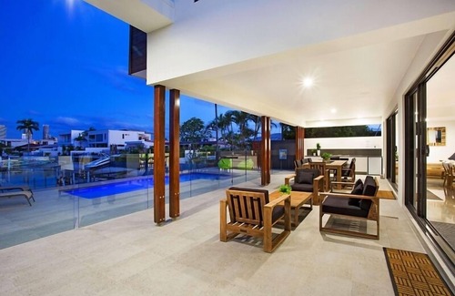 Broadbeach Waters House | C`est La Vie – This is definitely the life