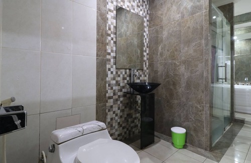 Kayu Putih Hotel | C'One Hotel Pulomas Powered by Archipelago
