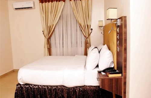 Igwuruta Hotel | C'ron Hotels and Suites