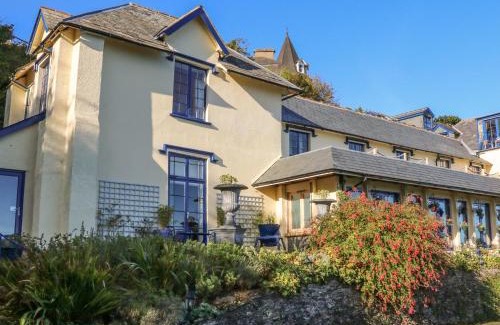 Lynton Apartment | C S Lewis Balcony