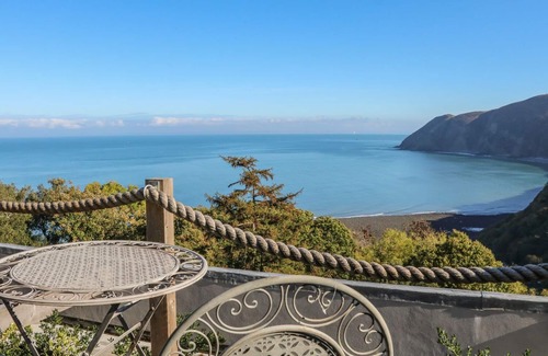 Lynton Cottage | C S Lewis Balcony