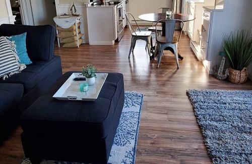 Geneva-on-the-Lake Apartment | C. S. Soulmate at Christopher's Dockside
