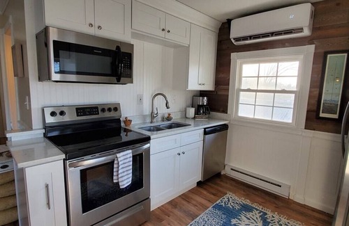 Geneva-on-the-Lake Apartment | C. S. Soulmate at Christopher's Dockside