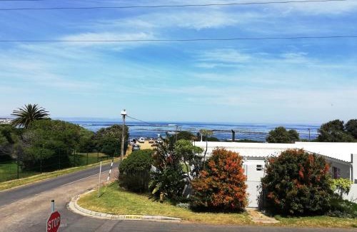 Onrus House | C the C - Holiday Home