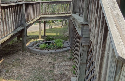 Mount Ida Cottage | C16, Two bedroom, two bath, log-sided Harbor North luxury cottage with hot tub overlooking Lake Ouachita. by RedAwning