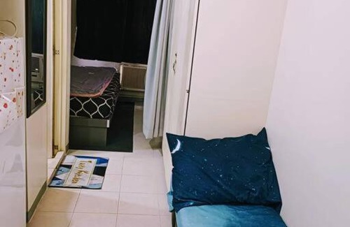 Moonwalk Apartment | (C2) Near Airport and King Size Bed Condominium