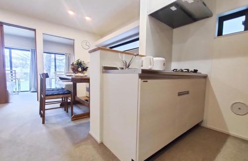 Honmachi Apartment | C2 Shibuya new hotel, 2 bedrooms and 1 living room, 7 mins to ST Max 6P 渋谷全新酒店 全新装修 两室一厅 交通中心 车站7分钟 最大6人 直达新宿 涉谷 表参道 品川 池袋 上野 代代木 银座 原宿