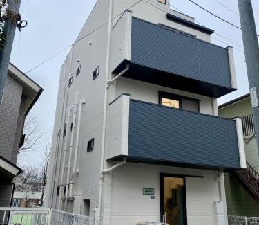 Honmachi Apartment | C2 Shibuya new hotel, 2 bedrooms and 1 living room, 7 mins to ST Max 6P 渋谷全新酒店 全新装修 两室一厅 交通中心 车站7分钟 最大6人 直达新宿 涉谷 表参道 品川 池袋 上野 代代木 银座 原宿