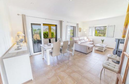 Buger House | C340 Son Serra by Mallorca Villa Selection