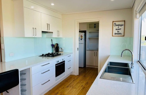 Waterhouse House | C4 Miles - Wood Fire - Sea Views - RC/AC
