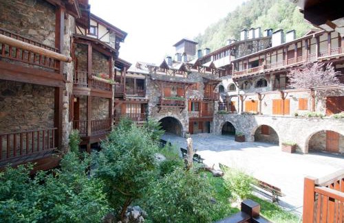 Mas de Ribafeta Apartment | C5 Bordes d'Arinsal, Duplex Rustico con chimenea, Arinsal, zona vallnord