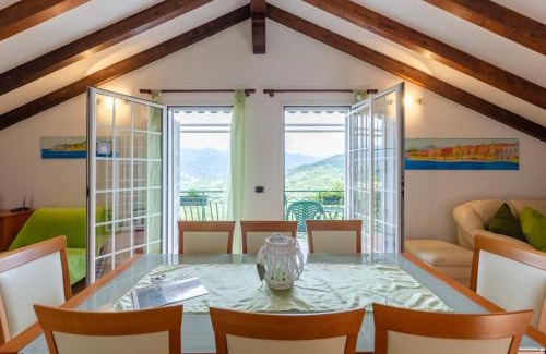 San Lorenzo della Costa Apartment | Ca' do Pescou, Charming 2,Bedroom Apartment with Stunning Hill Views Overlooking the Greenery