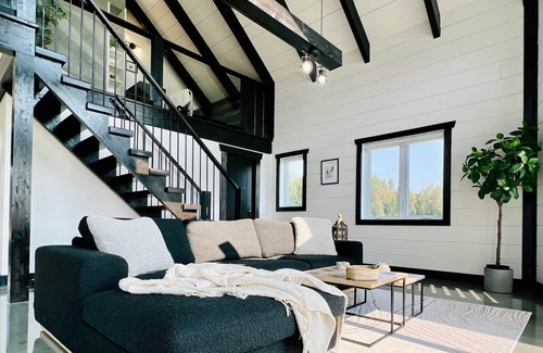 Mauricie Ski Chalet | Luxurious and Private Chalet Le Million