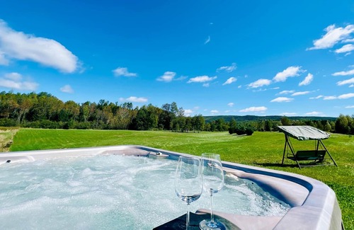 Mauricie Ski Chalet | Luxurious and Private Chalet Le Million