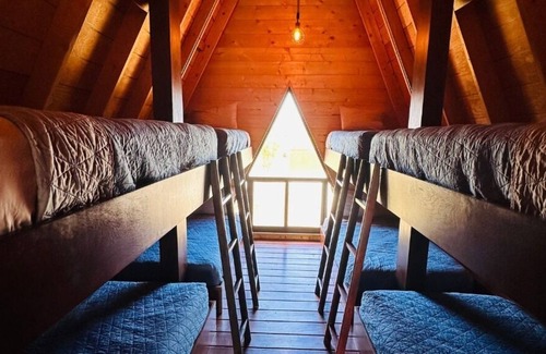 Valle de Guadalupe Cabin | Cabaña Para Grupos ! Ubicada en el Centro de Valle de Gpe