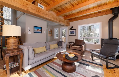 Petite-Riviere-Saint-Francois Cottage | Cottage in Charlevoix Québec. Ski, whales watching and more